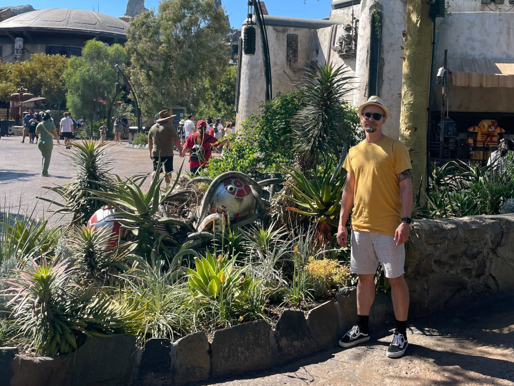 Teemu, on a long-forgotten planet named Batuu. Picture taken in Disneyland, CA.